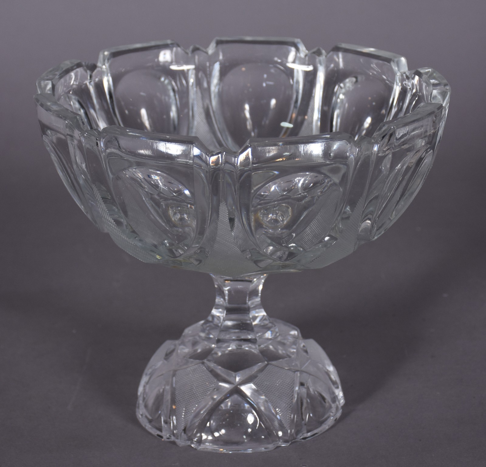 Fruteira de cristal lapidado. - foto 1 de 4