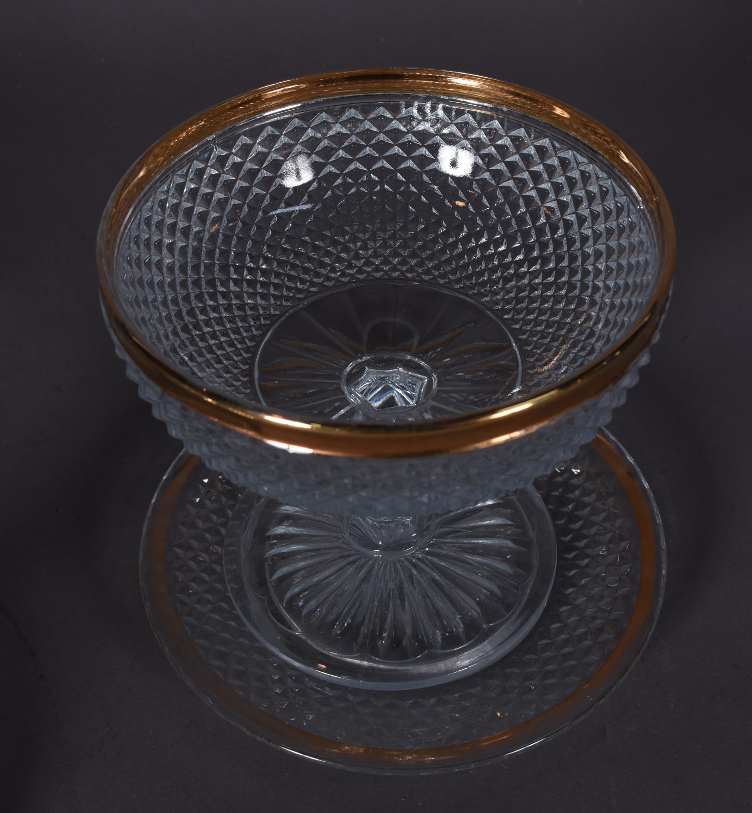 Compoteria com presentoir de cristal lapidação "bico de jaca" com... - foto 4 de 6