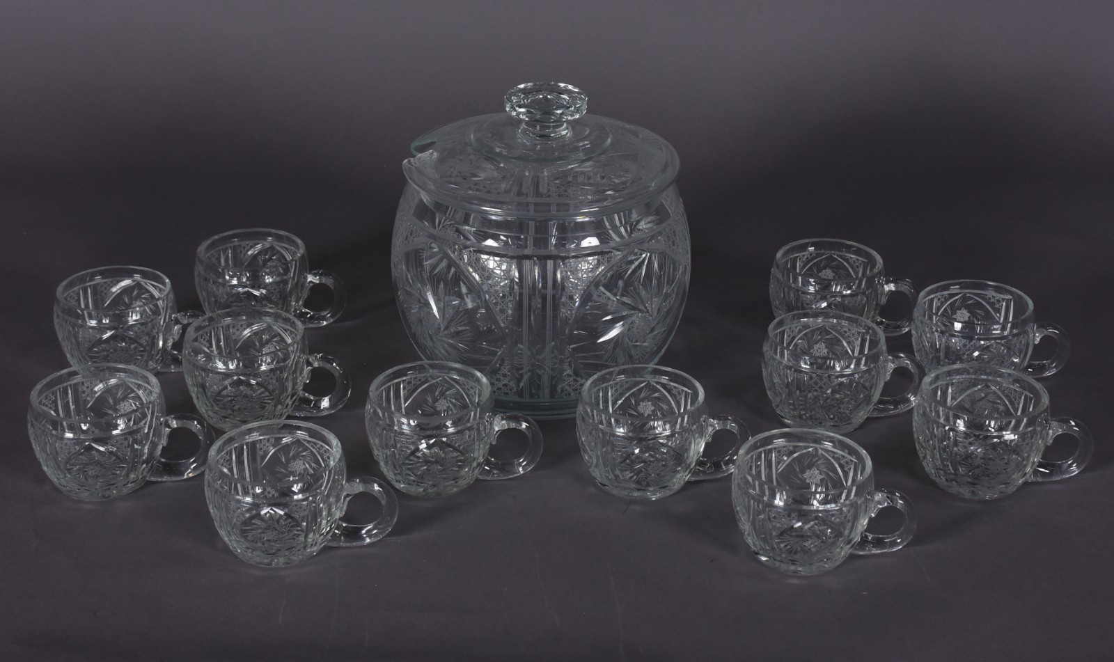 Poncheira de cristal lapidado com 12 canecas. - foto 2 de 5