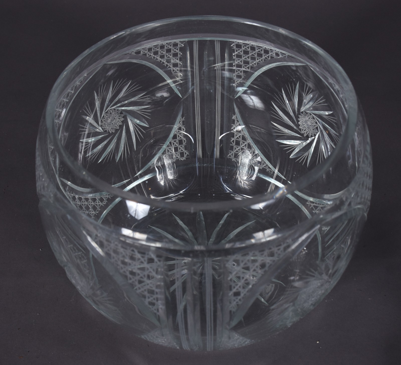 Poncheira de cristal lapidado com 12 canecas. - foto 4 de 5