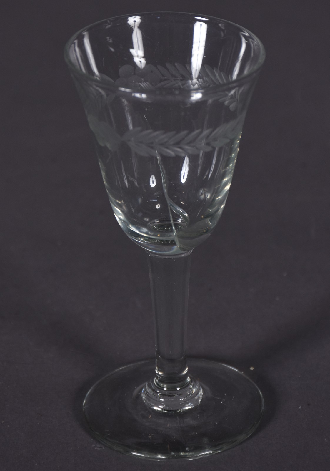 Serviço de demi cristal lapidado composto de: 10 taças para champagne... - foto 6 de 6