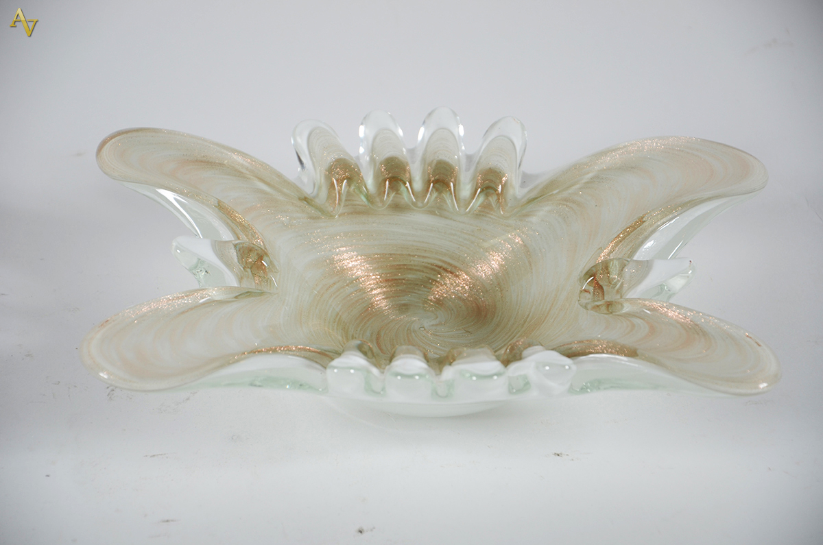 FRATELLI TOSO. BOWL em formato alien/ ameoide em lattimo com swirl de...