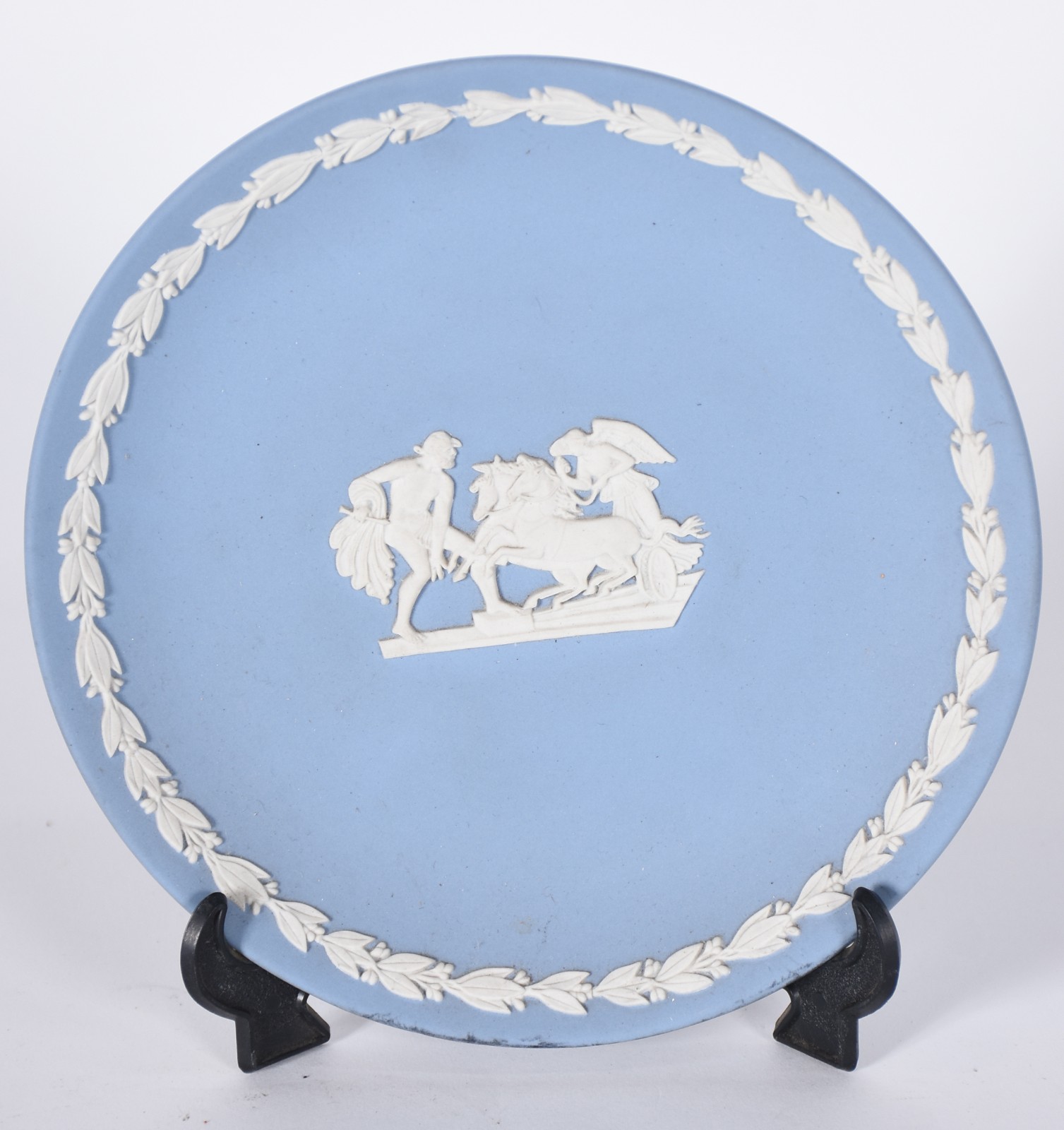 Duas pequenas peças inglesas de Wedg wood na cor azul e branca, sendo... - foto 3 de 3