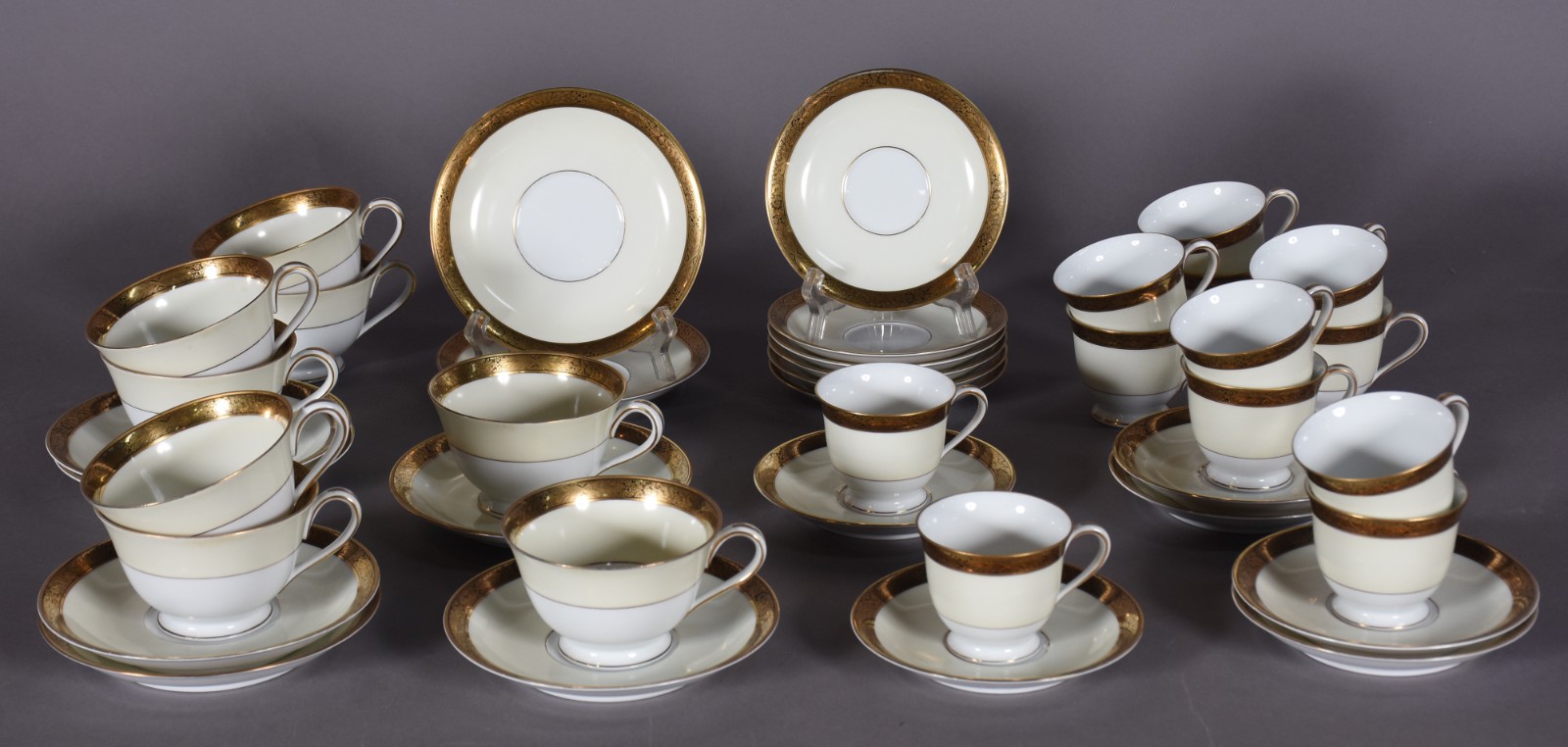 Serviço de chá e e café de porcelana japonesa Noritake, na cor branca... - foto 2 de 6