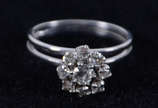 Anel chuveiro de ouro branco 0.50 ct - peso: 2.... - Anel chuveiro de ouro branco 0.50 ct - peso: 2.6 gr.