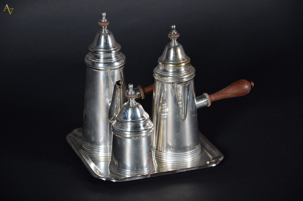 Baixela para café com 2 bules ( alt. 22 cm), açucareiro e bandeja (...