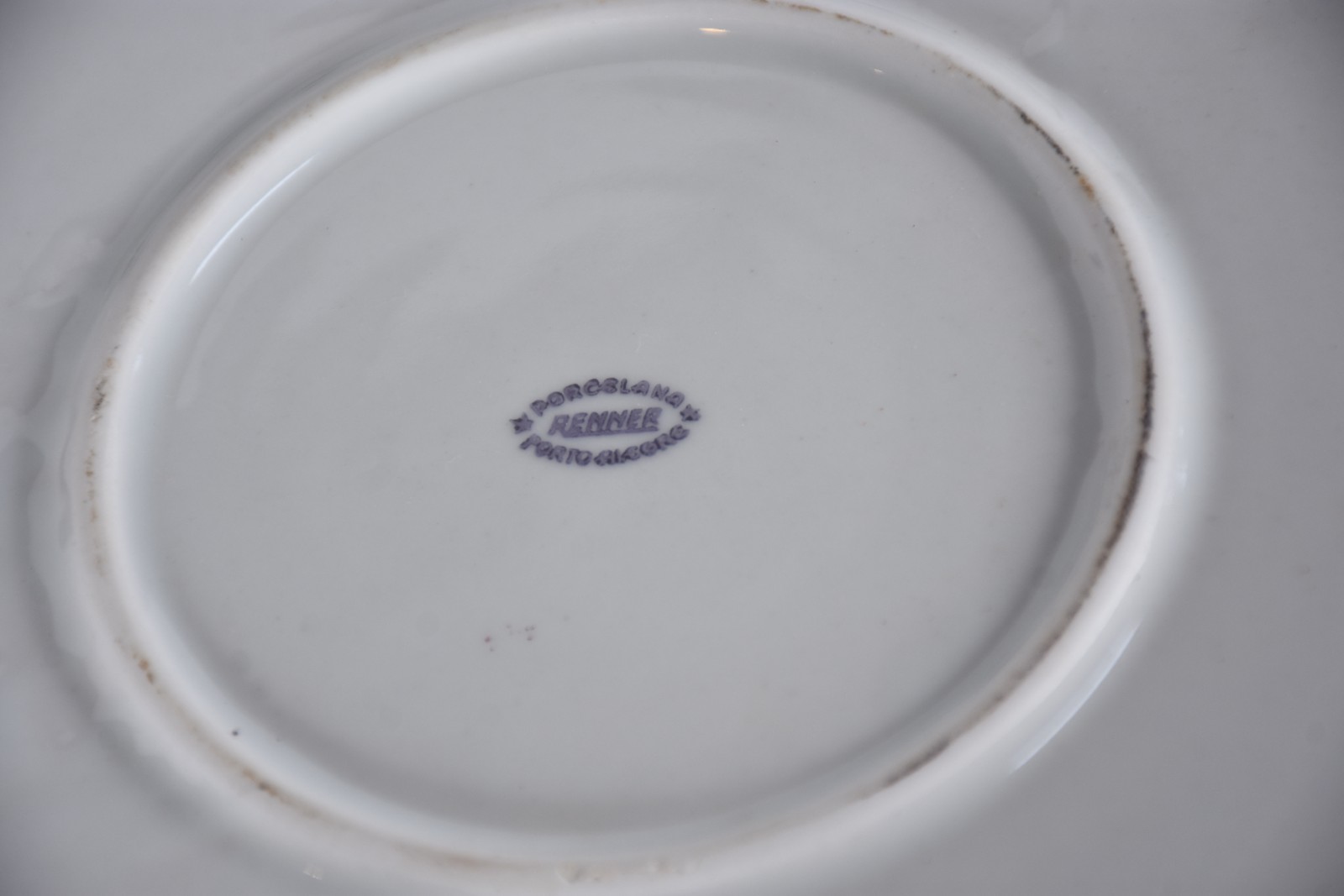 Diversas peças de porcelana policromada, sendo: um bule para chá... - foto 7 de 8