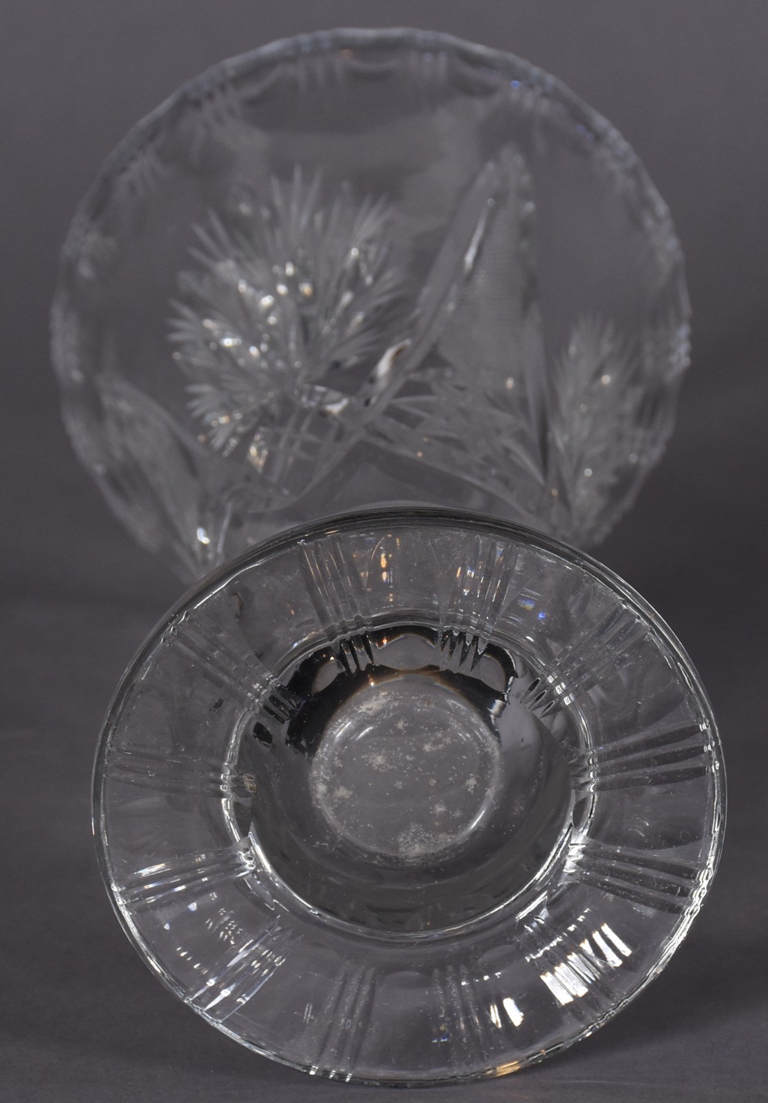 Cinco peças diversas de cristal, sendo: 3 bowls, vaso e porta... - foto 7 de 9