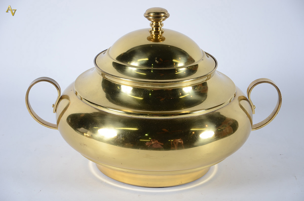 Centro de mesa indiano em metal dourado, com tampo e duas alças...