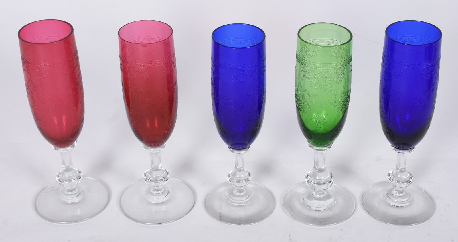 Cinco flutes de cristal lavrado diversas cores. - foto 2 de 3