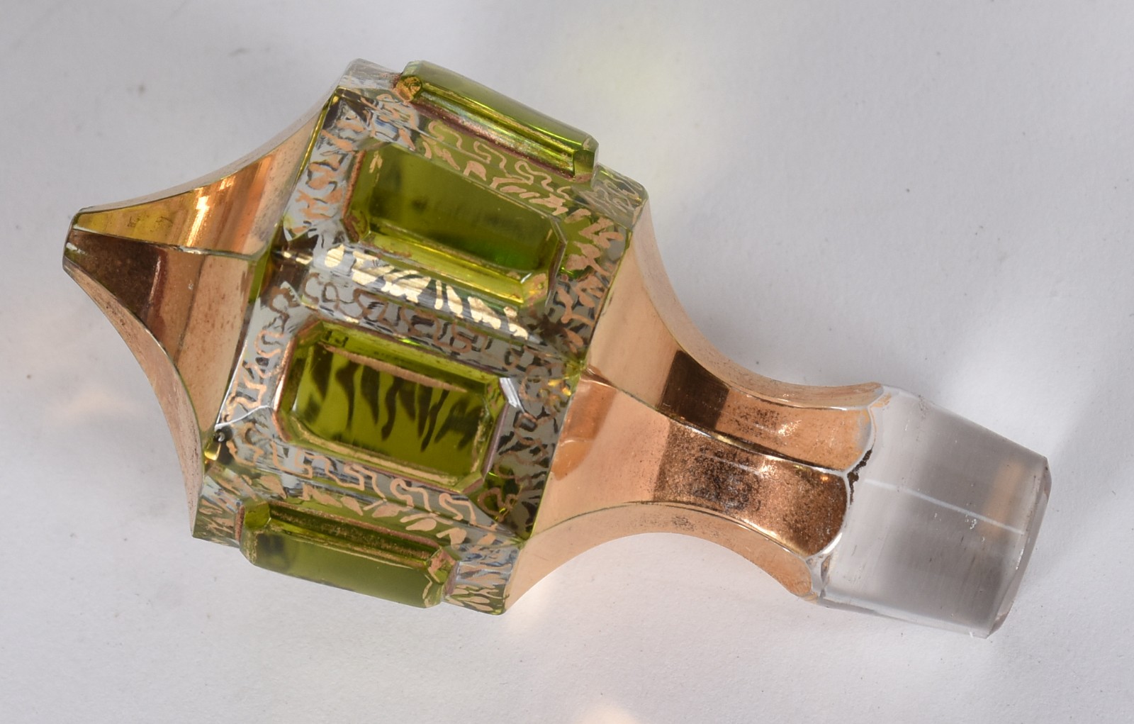 Garrafa de cristal doublé verde com dourado. - foto 3 de 5
