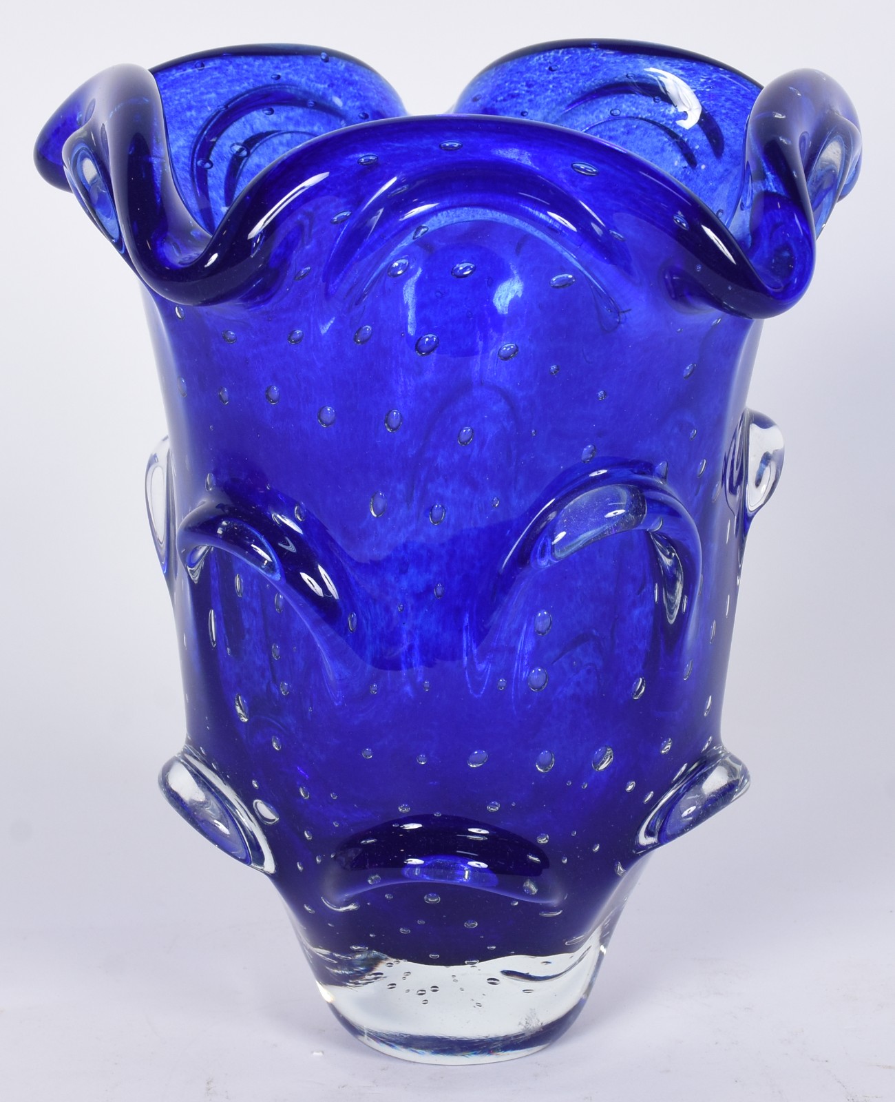 Vaso de vidro decorativo na cor azul. - foto 1 de 3