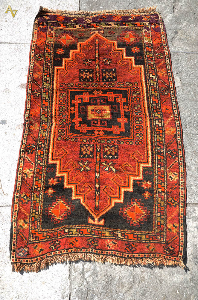 Tapete Shiraz med. 1,48 x 0,86 m.