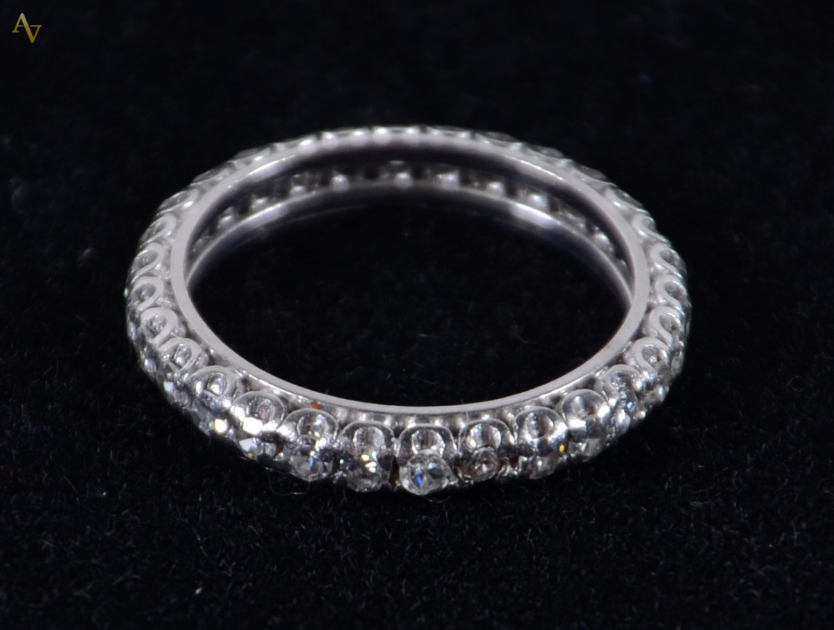 Aliança completa de ouro branco 1.0 ct - peso: 3.0 gr.