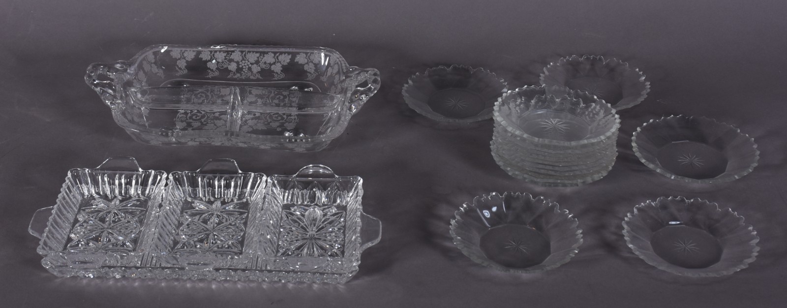 Diversas peças de cristal, sendo 2 porta petiscos e 16 pratinhos. - foto 2 de 6