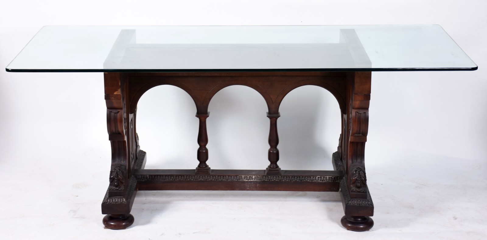 Mesa de jantar com base de madeira nobre entalhada, tampo de vidro... - foto 3 de 8