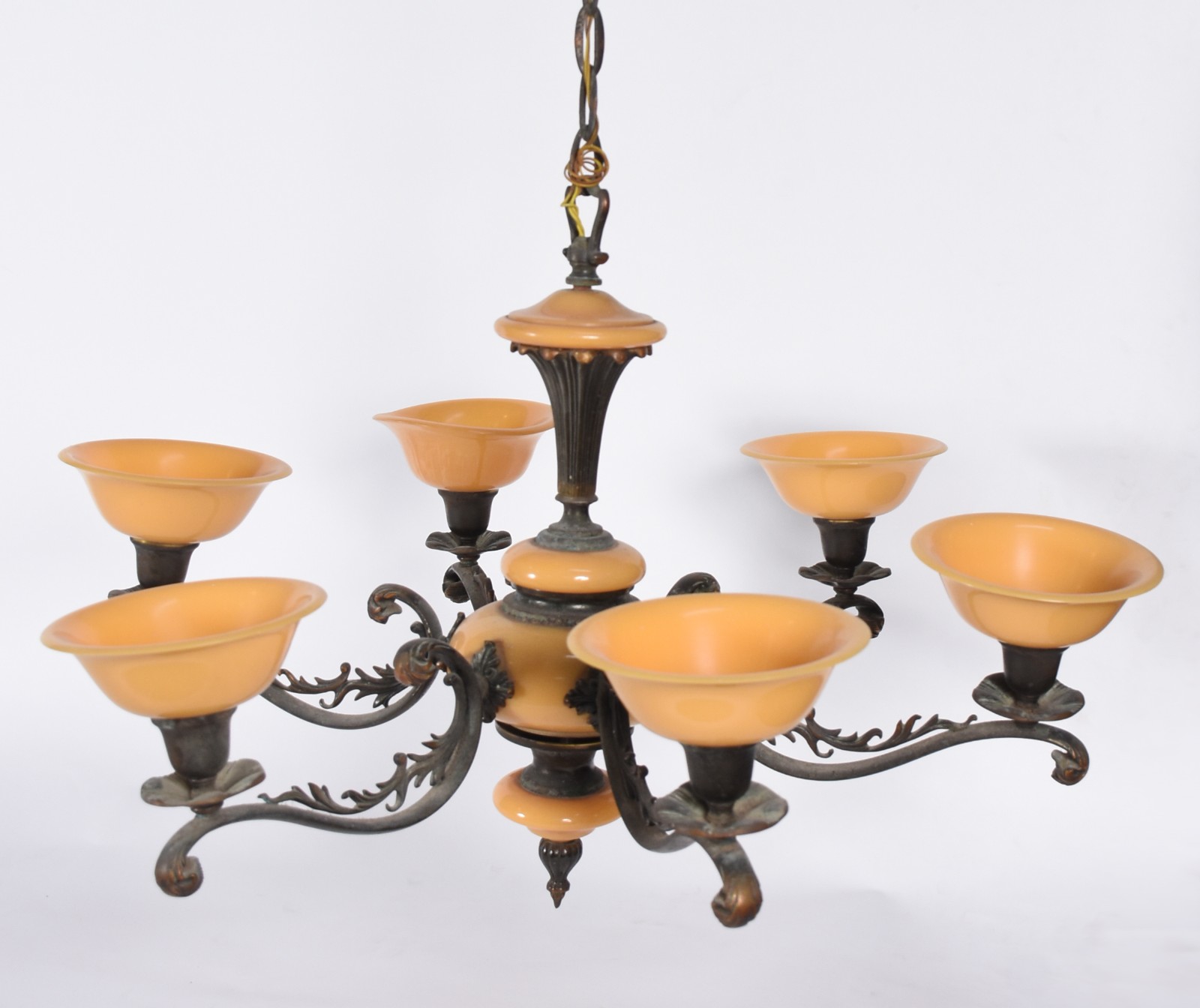 Dois pares de apliques para 1 luz cada e lustre de metal para 6 luzes... - foto 2 de 5