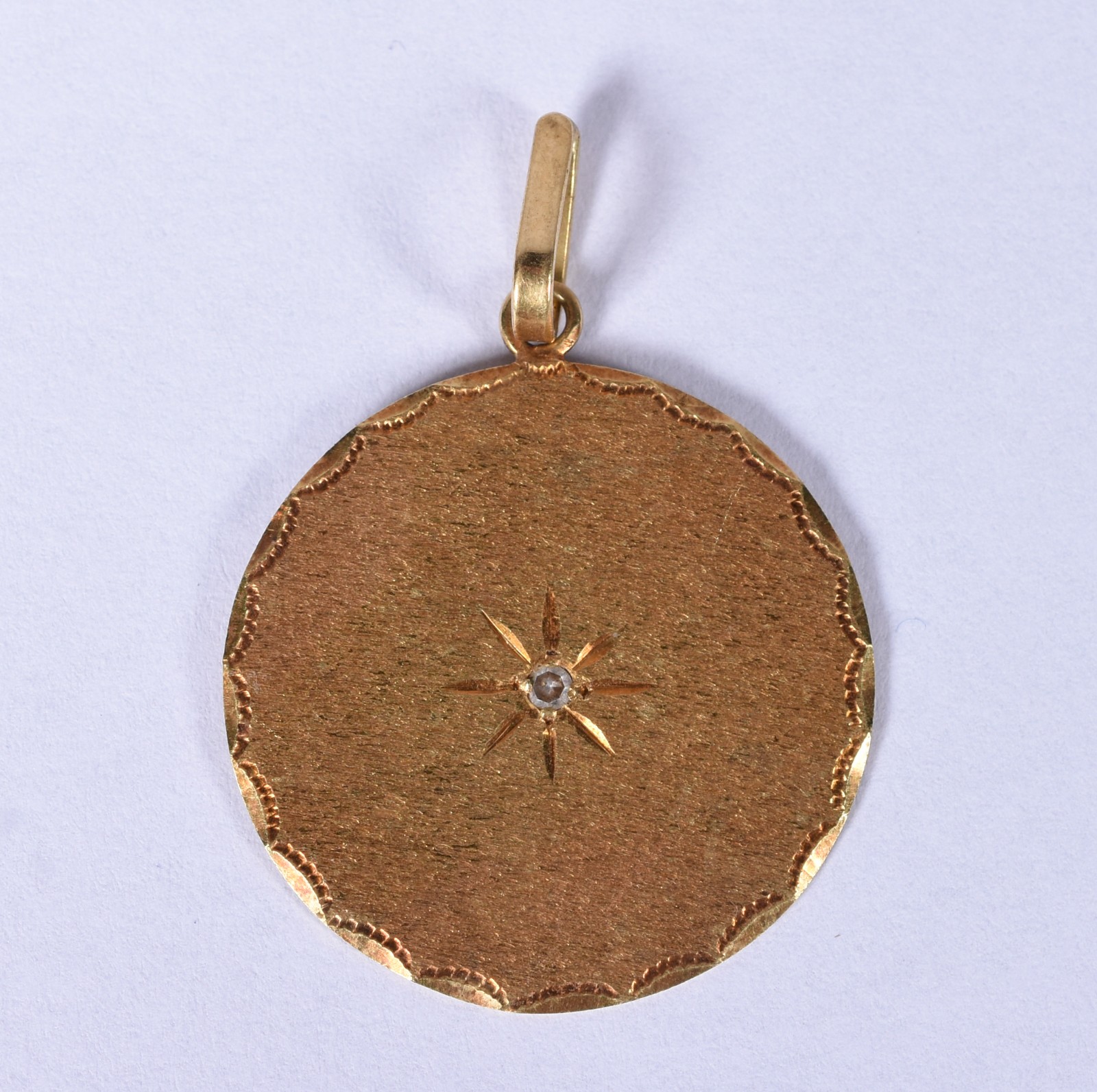 Pendente de ouro 18 k com mini brilhante com 0,05 pontos, lapidação... - foto 1 de 2