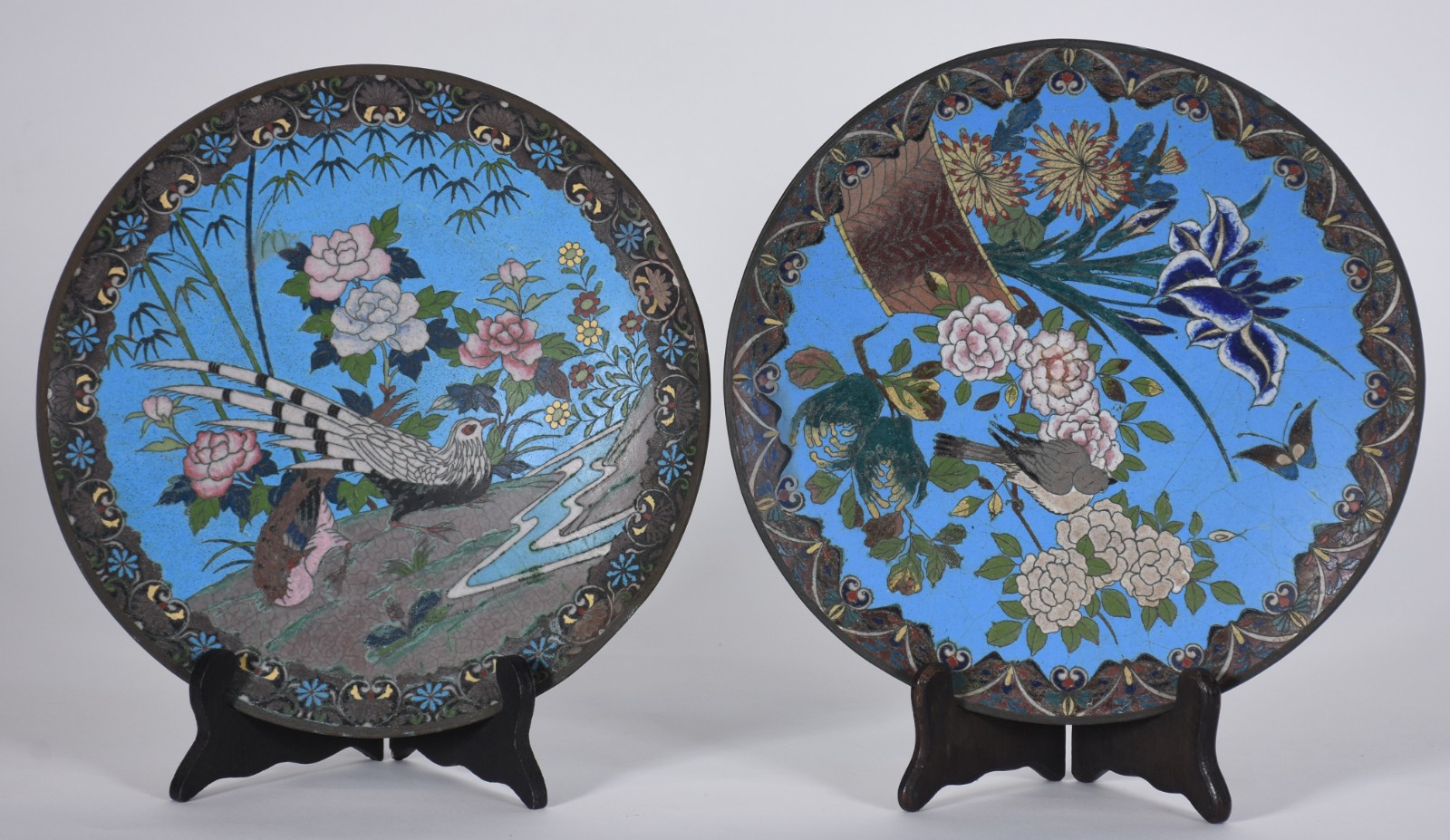 Par de pratos de cloisonné policromado, século XIX. - foto 1 de 4