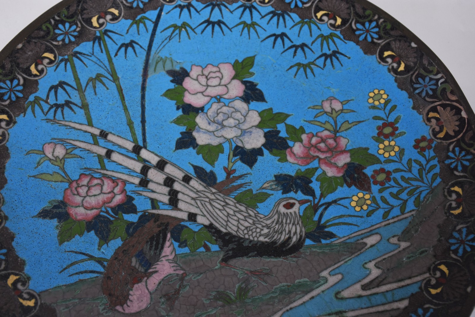 Par de pratos de cloisonné policromado, século XIX. - foto 3 de 4