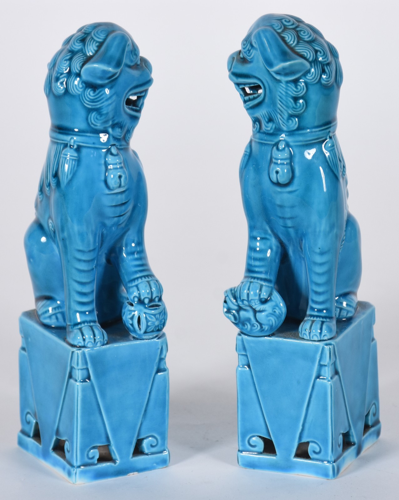 Par de cães de fó de porcelana oriental azul turquesa. - foto 1 de 6