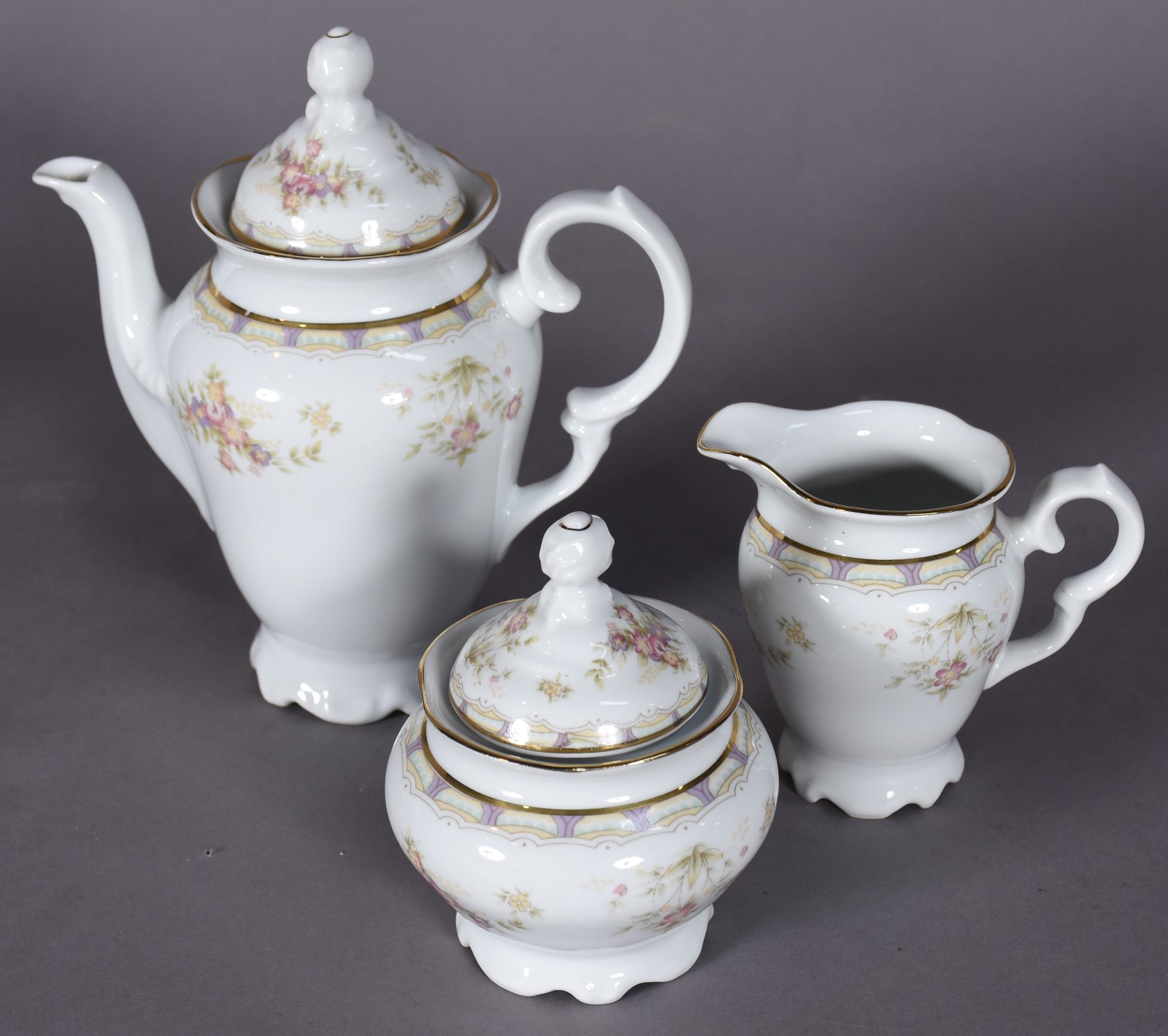 Conjunto de porcelana Schmidt composto de: 6 xícaras para café com... - foto 3 de 6