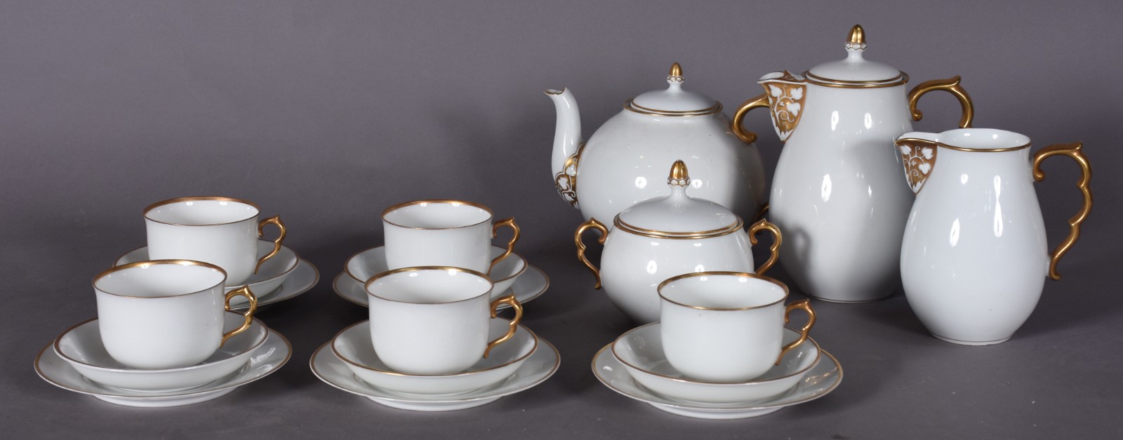Serviço de chá de porcelana austríaca WIEN branca com frisos... - foto 1 de 6