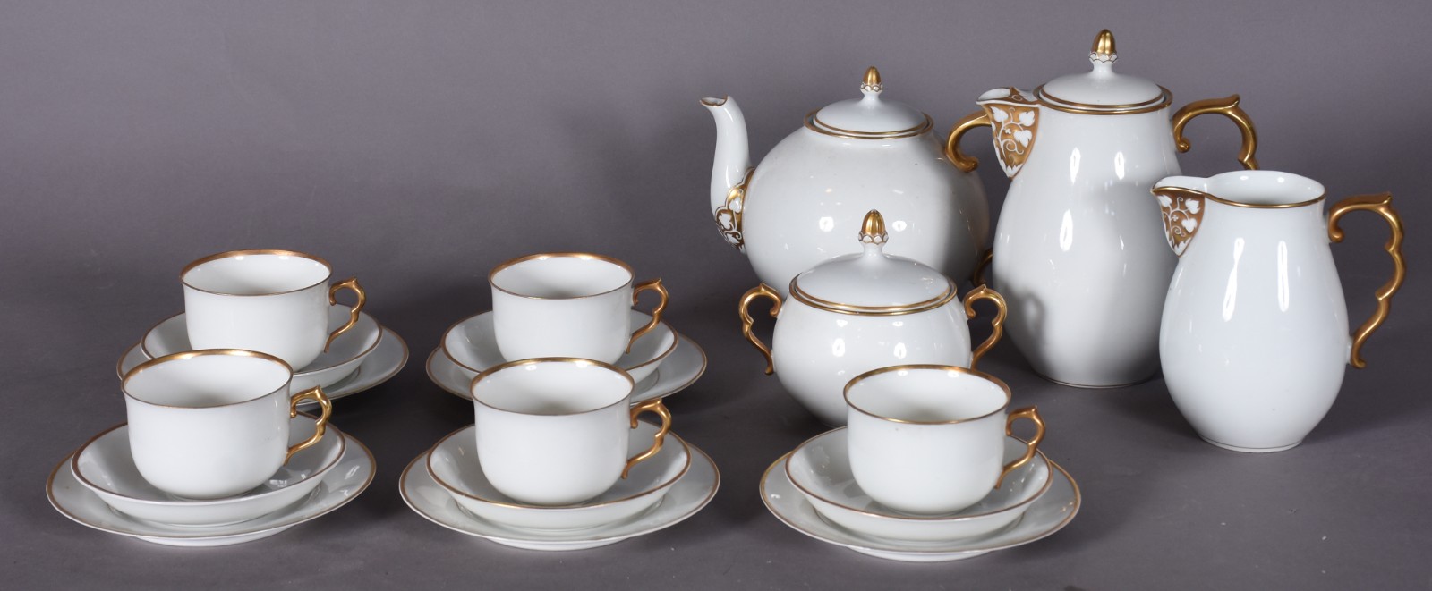 Serviço de chá de porcelana austríaca WIEN branca com frisos... - foto 2 de 6