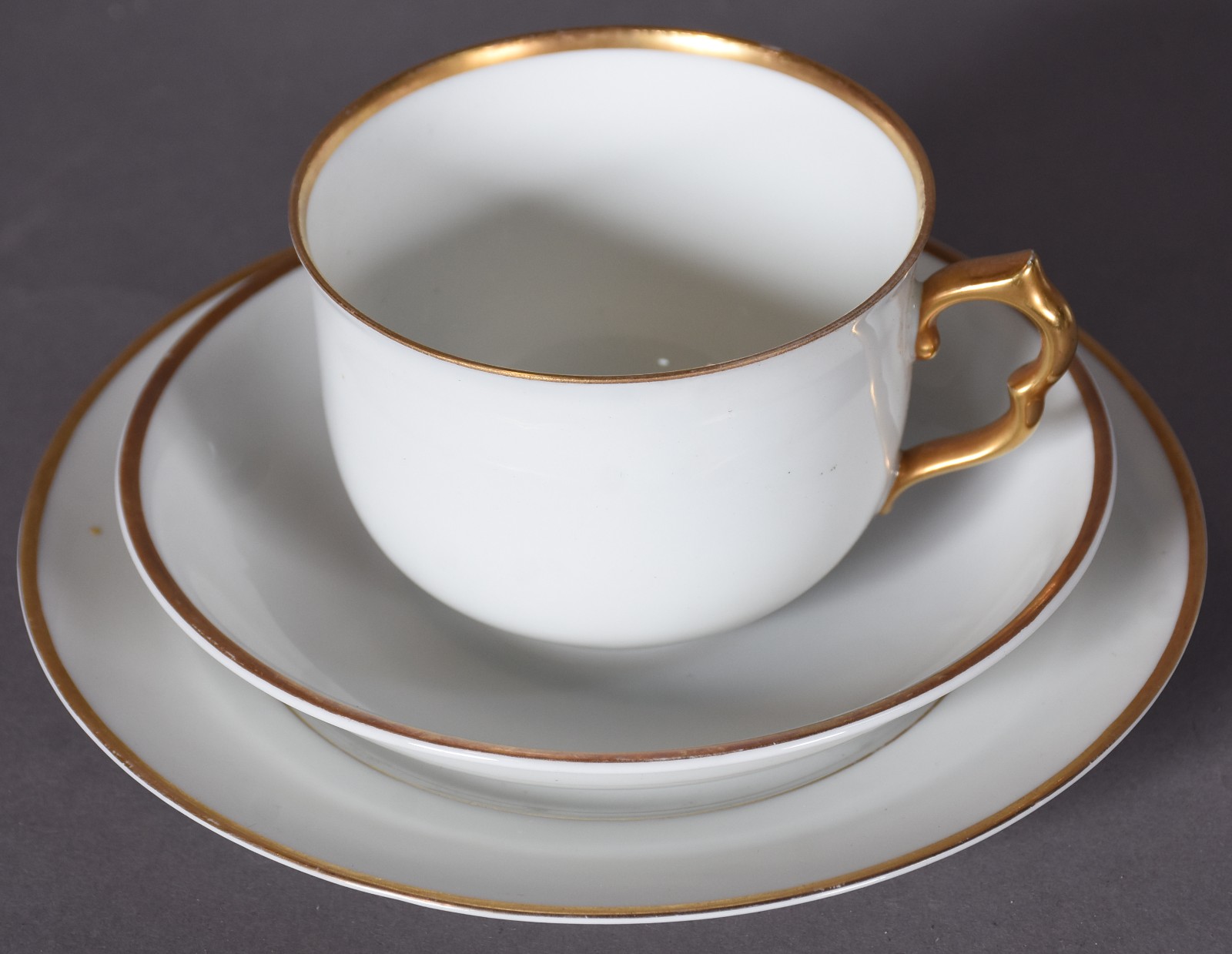 Serviço de chá de porcelana austríaca WIEN branca com frisos... - foto 4 de 6