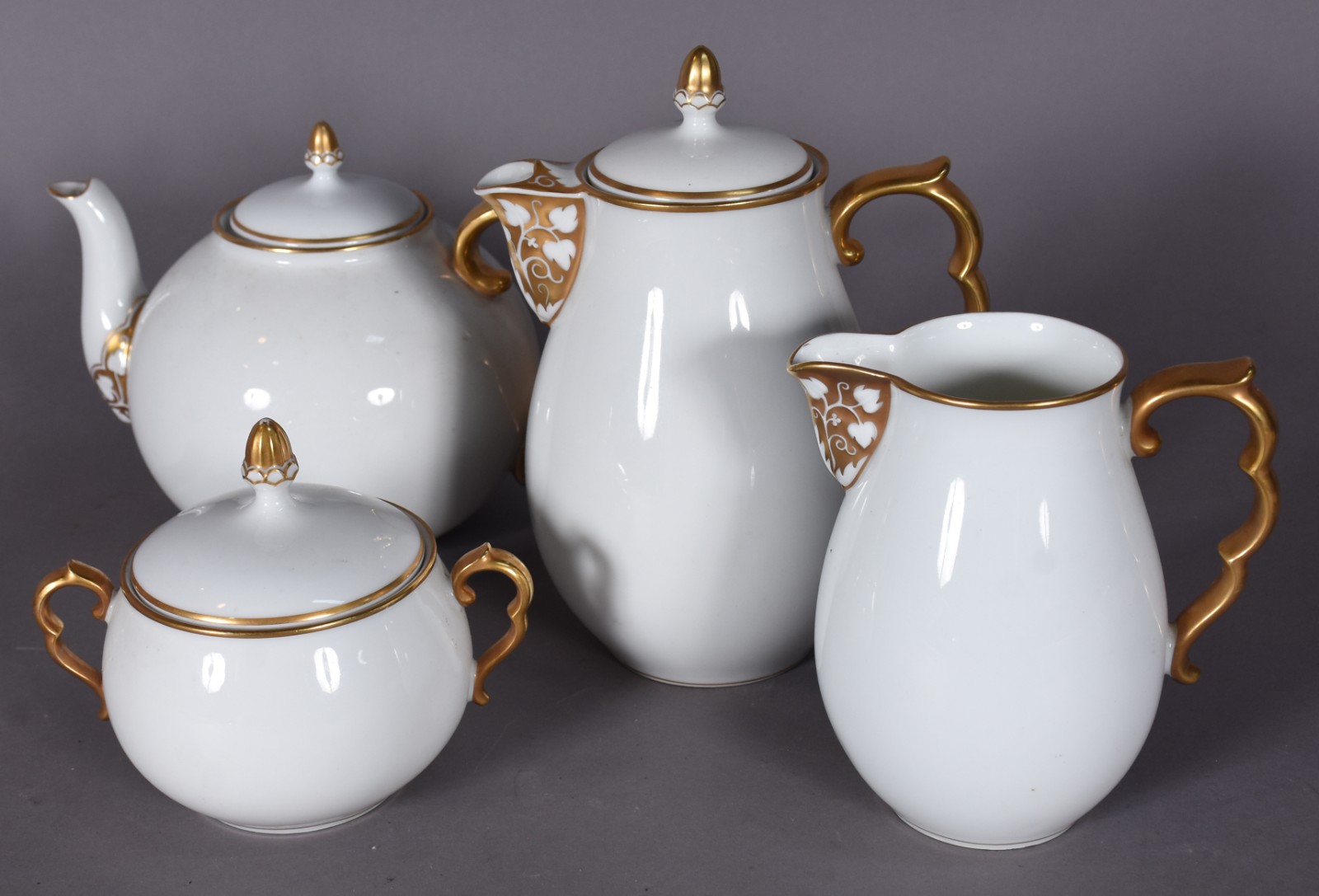 Serviço de chá de porcelana austríaca WIEN branca com frisos... - foto 5 de 6