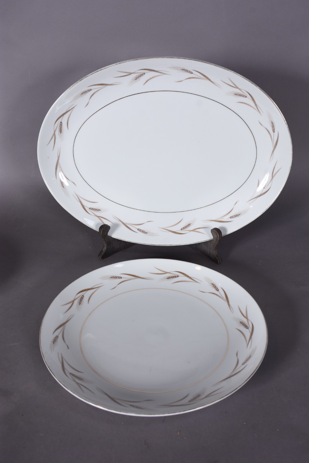 Serviço de jantar de porcelana Mikasa composto de: 7 bowls para... - foto 5 de 7