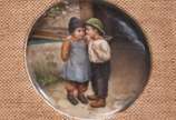 Três quadros, sendo 2 pinturas sem assinatura r... - Três quadros, sendo 2 pinturas sem assinatura representando figuras masculinas, e miniatura de porcelana com crianças em policromia.