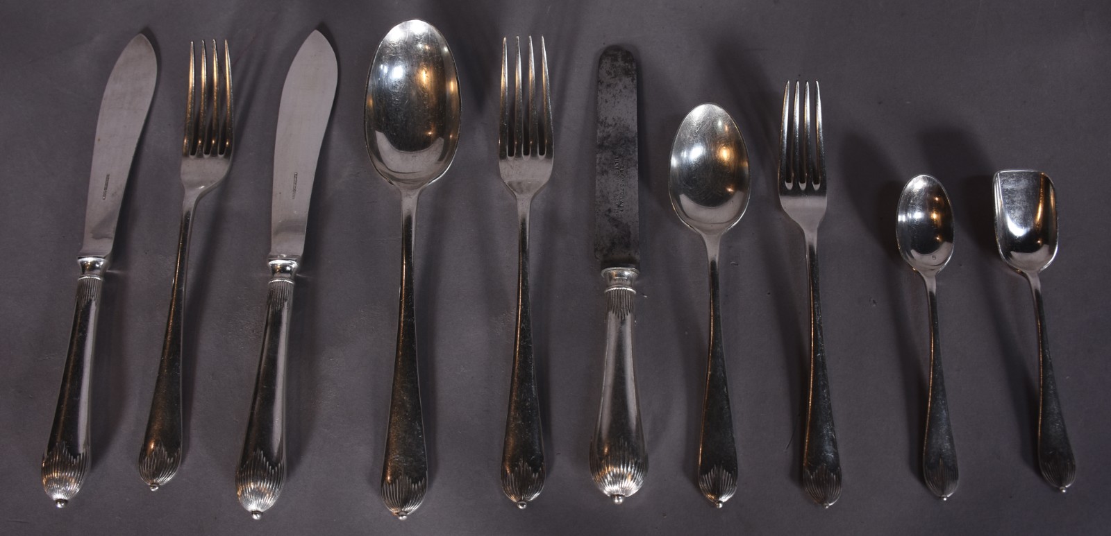 Faqueiro de metal prateado ELKINGTON PLATE composto de: 18 colheres... - foto 2 de 4