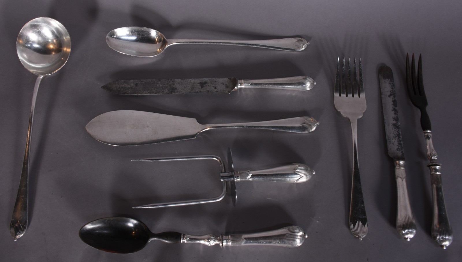 Faqueiro de metal prateado ELKINGTON PLATE composto de: 18 colheres... - foto 3 de 4