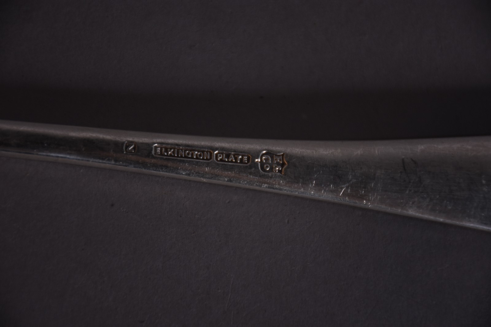 Faqueiro de metal prateado ELKINGTON PLATE composto de: 18 colheres... - foto 4 de 4