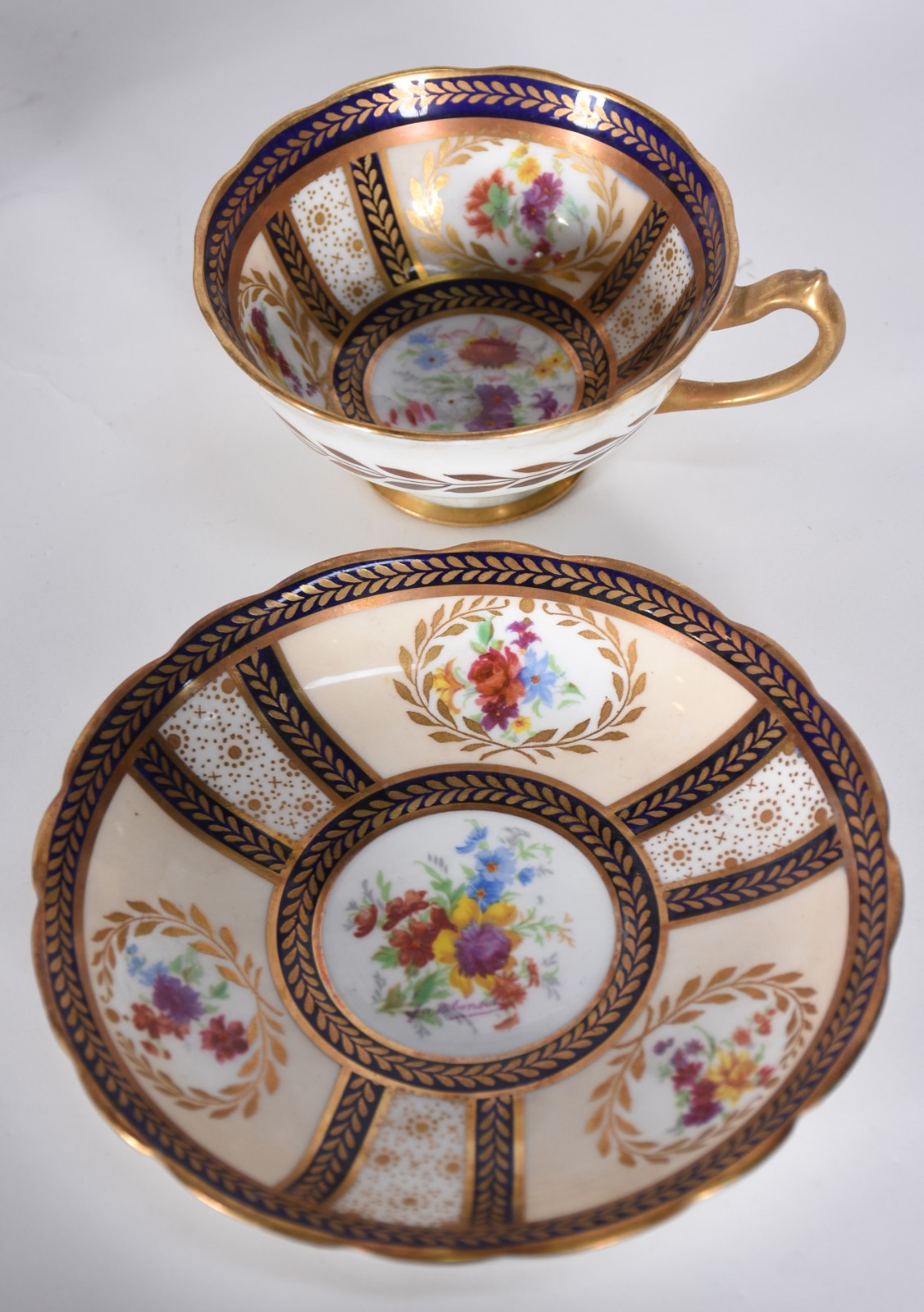 Aparelho de jantar, chá e café de porcelana inglesa Paragon... - foto 6 de 11