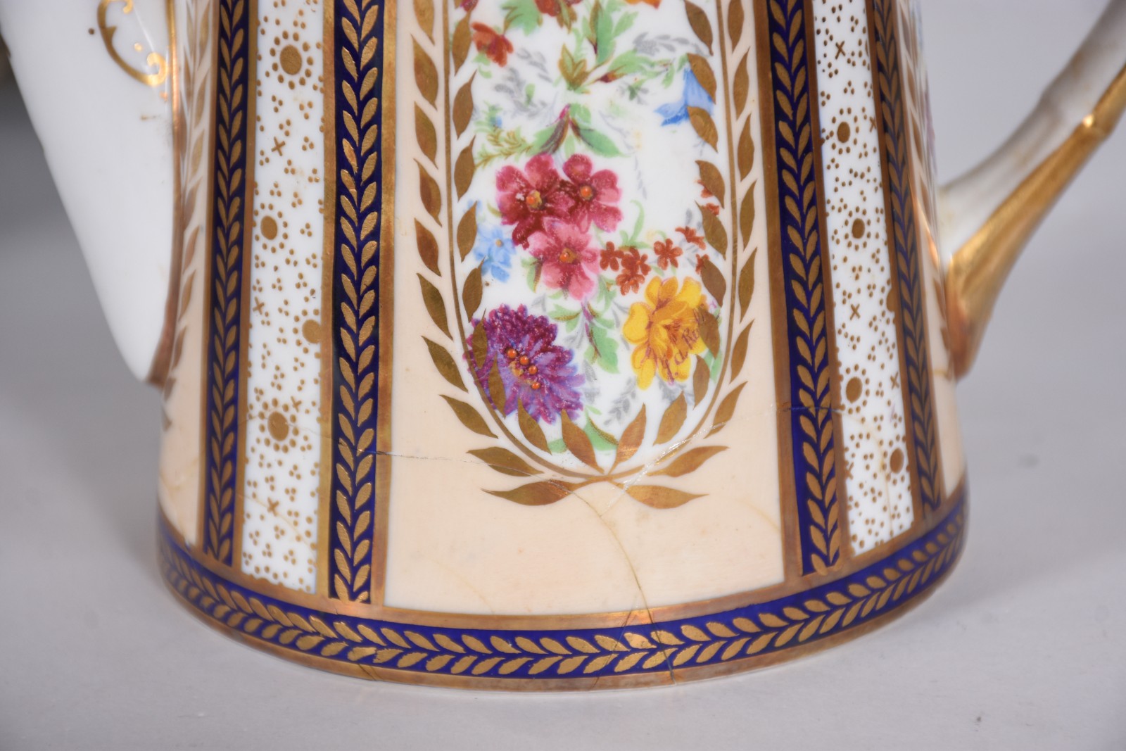 Aparelho de jantar, chá e café de porcelana inglesa Paragon... - foto 10 de 11