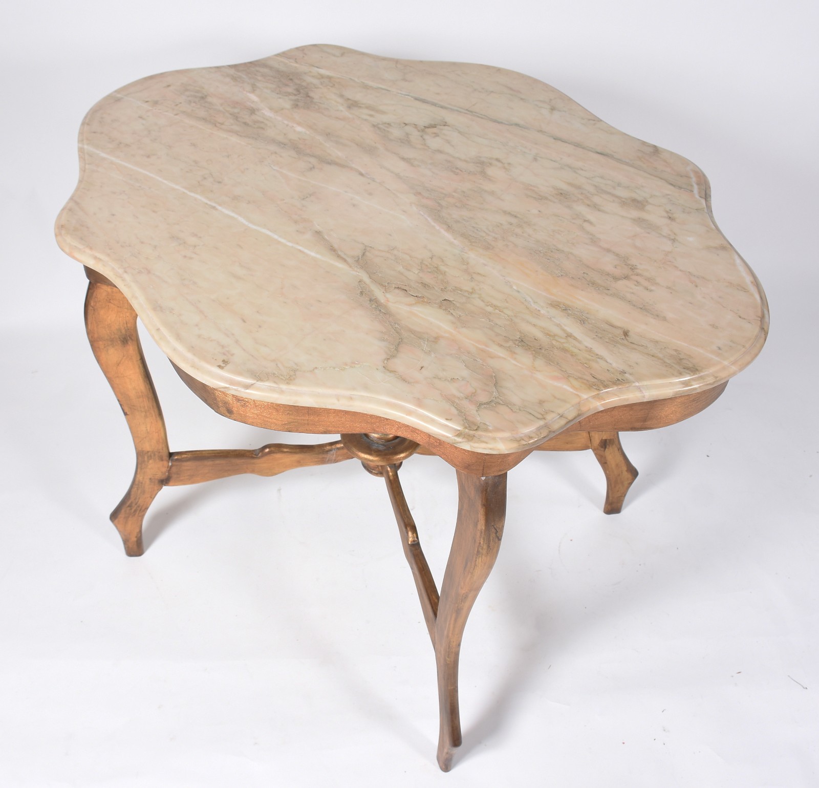 Mesa de madeira nobre patinado em dourado, tampo de mármore... - foto 4 de 5