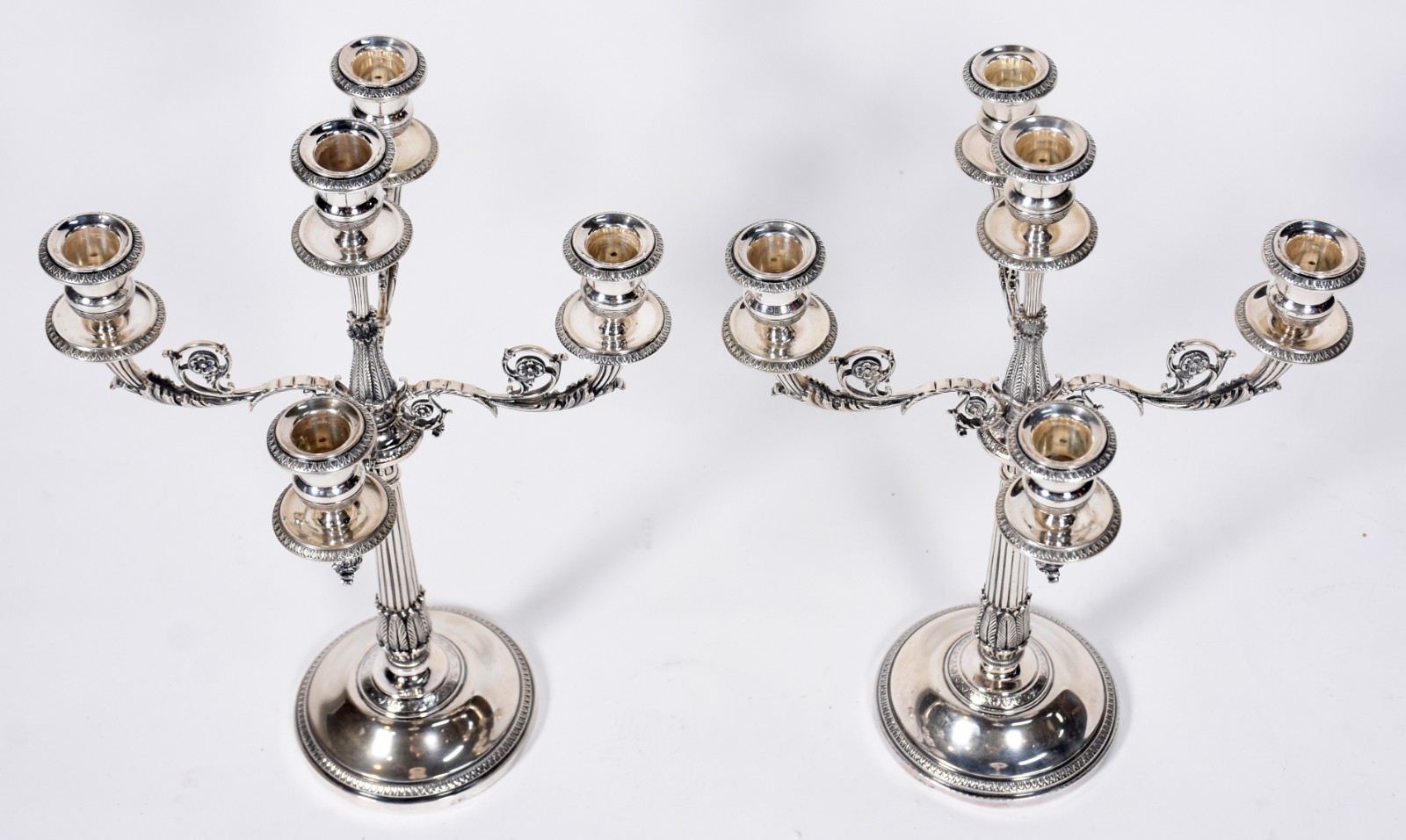 Par de elegantes candelabros de prata contraste 800 mls, para 5 velas... - foto 3 de 5