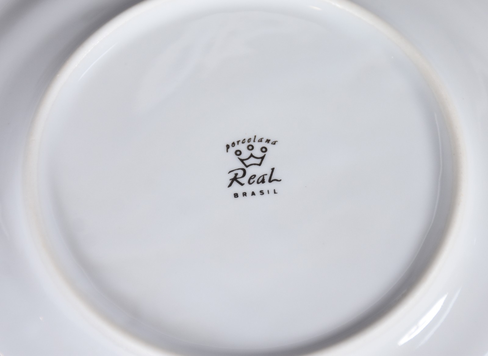 Aparelho de jantar de porcelana Real composto de: 12 pratos rasos, 5... - foto 3 de 5