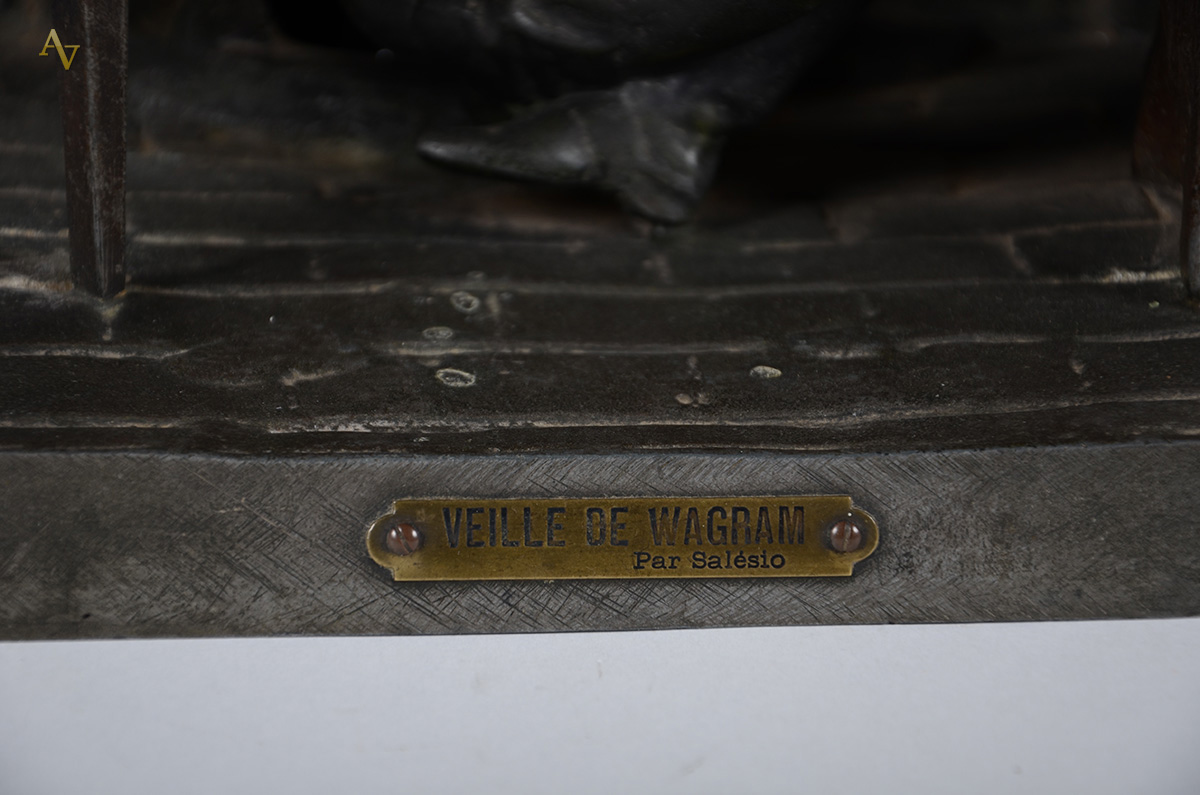 VEILLE DE WAGRAM, Par SALÉSIO - Luminária de bronze frances repres... - foto 2 de 2