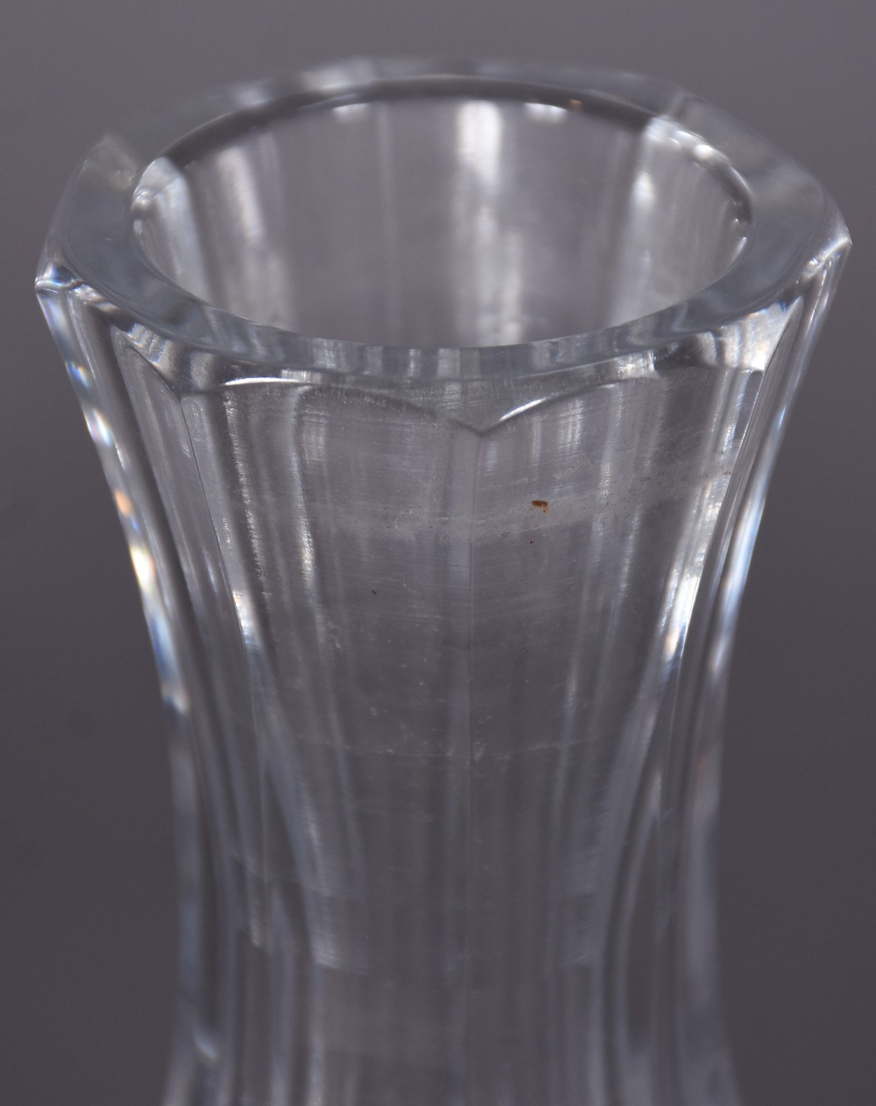 Garrafa de cristal português lapidado. - foto 6 de 7