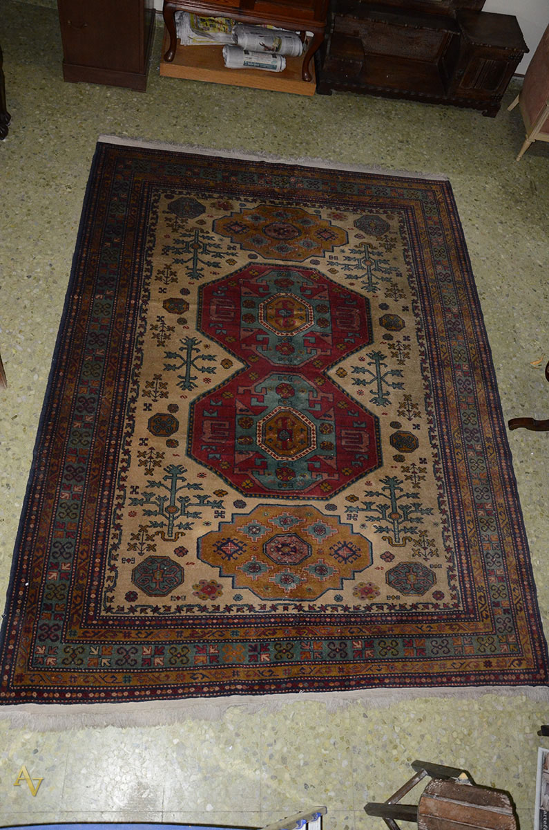 Tapete Tabriz Romeno med. 2.90 x 2,14 m.