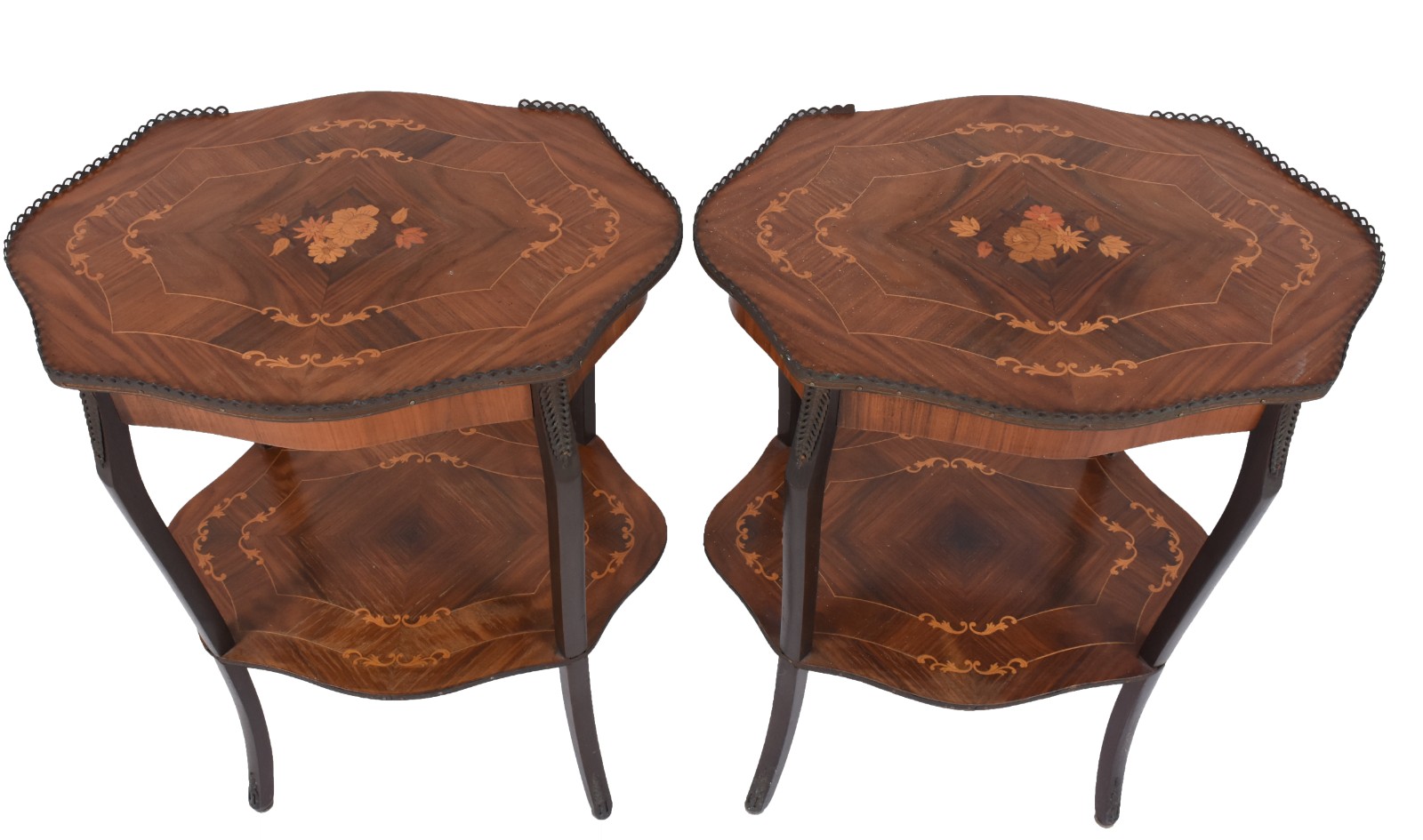Par de mesinhas laterais estilo francês, trabalhos em marqueterie... - foto 2 de 6