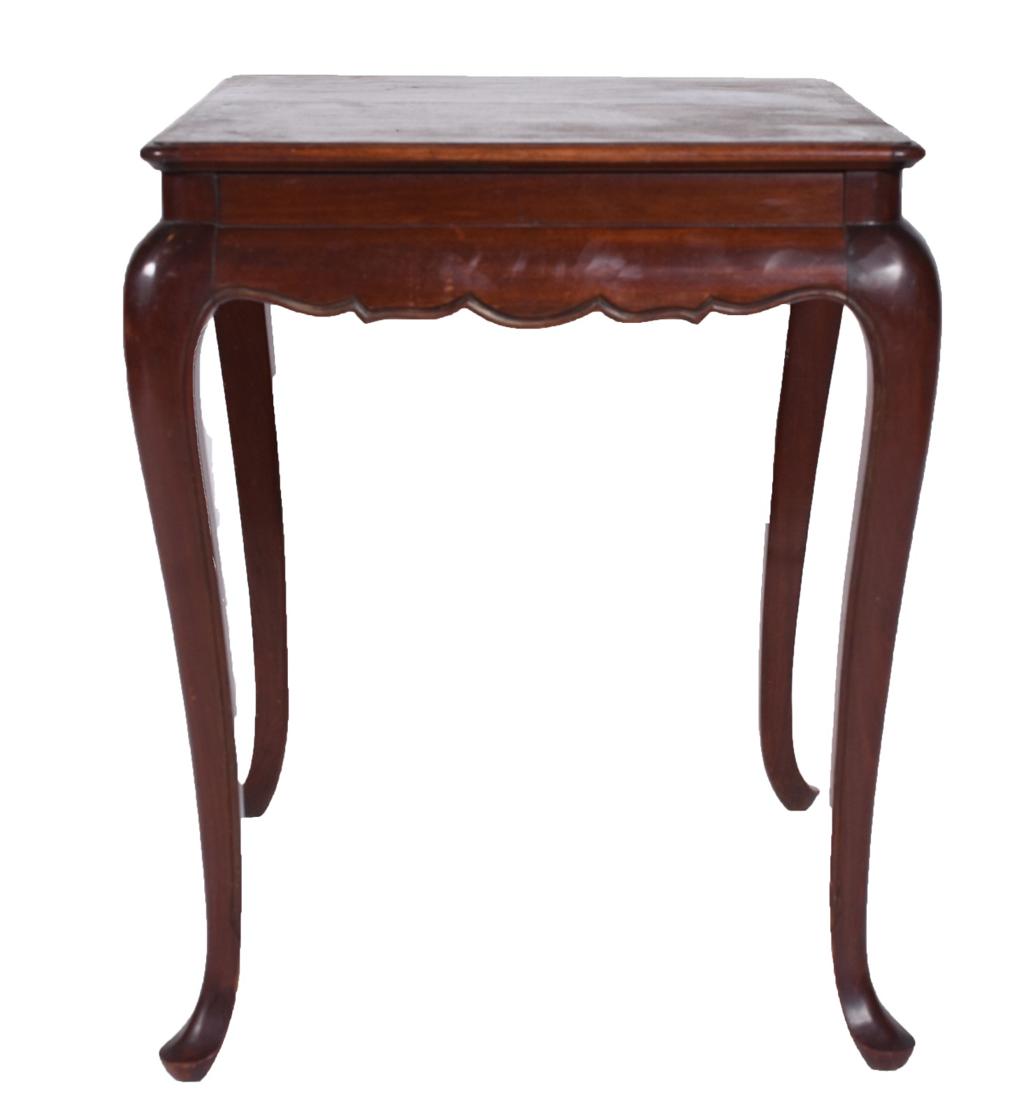 Mesa de centro de madeira nobre estilo Chippendale, saia recortada. - foto 2 de 7