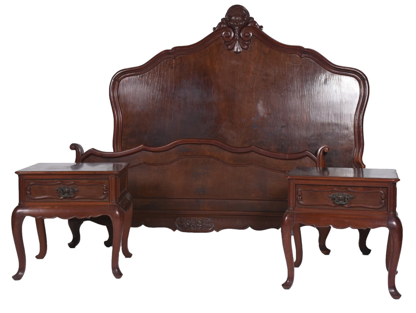 Conjunto de cama de casal e par de mesinhas de cabeceira de madeira... - foto 2 de 9