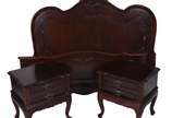 Conjunto de cama de casal e par de mesinhas de ... - Conjunto de cama de casal e par de mesinhas de cabeceira de madeira nobre, estilo Chipendale.