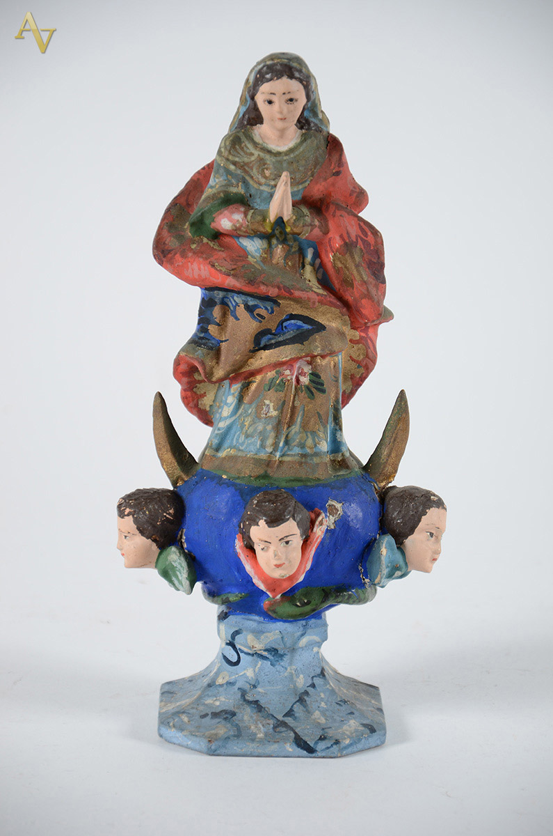 NOSSA SENHORA - Antiga imagem de madeira policromada. Alt. 25 cm.