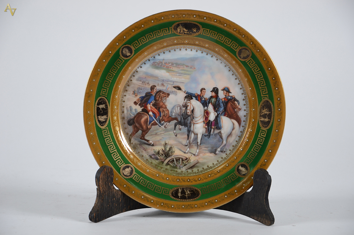 Prato de porcelana Napoleão , verso com N coroado e a inscrição... - foto 1 de 2