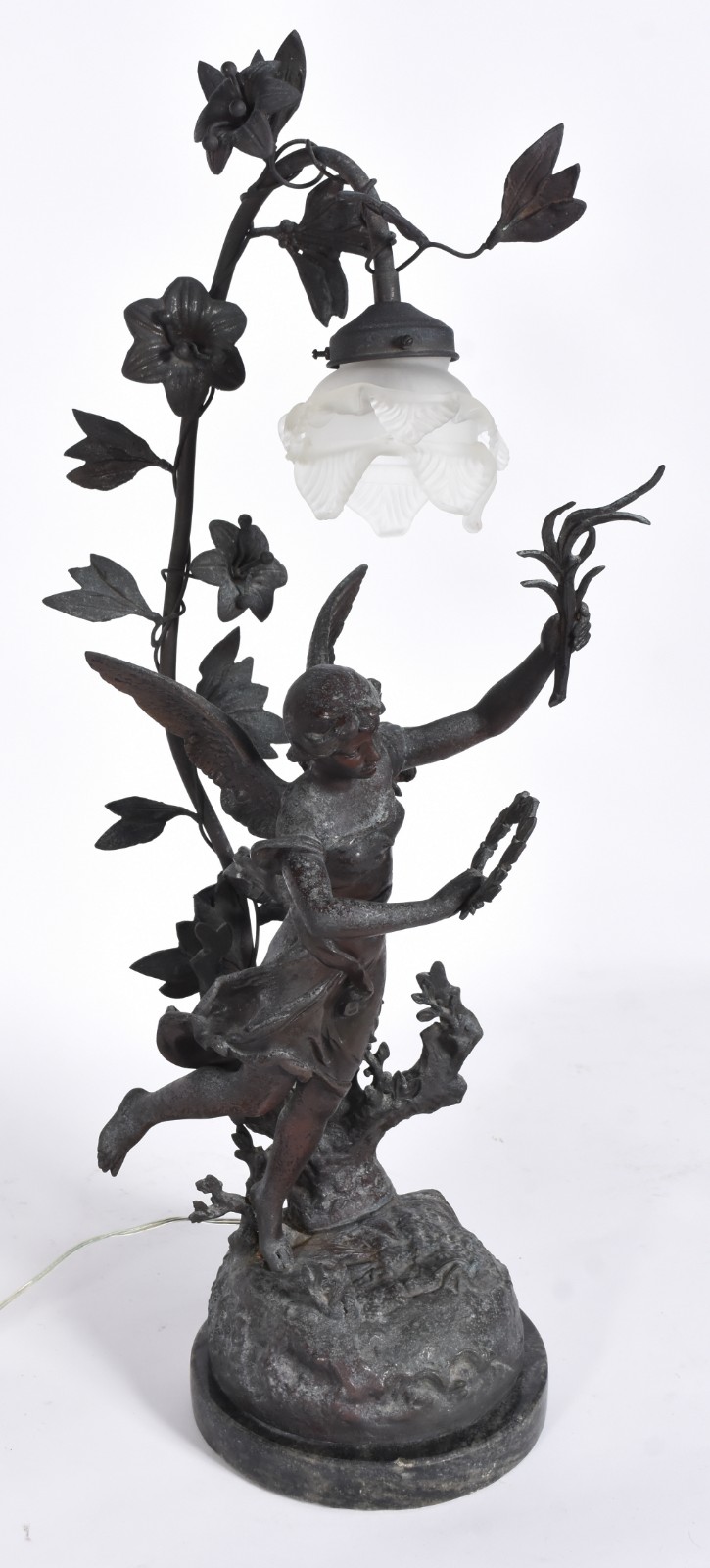 Luminária de metal representando figura feminina (partes... - foto 1 de 3